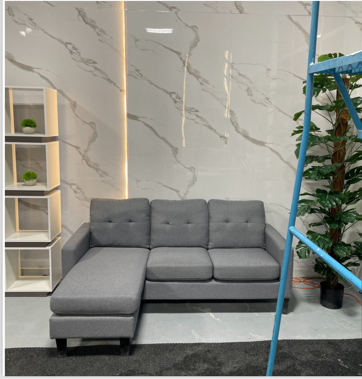 Canapé d'angle gris compact