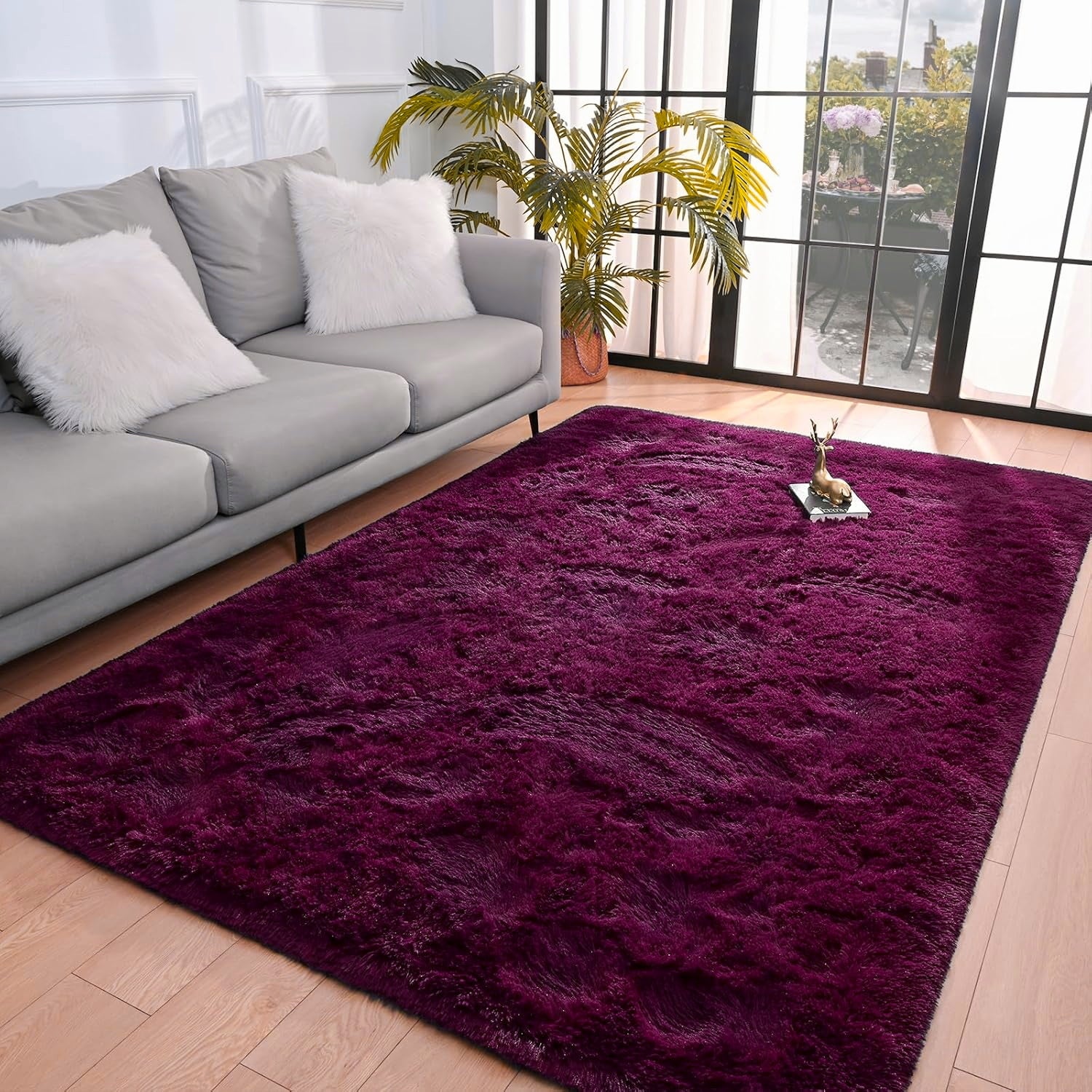 Tapis rouge pelucheux premium – Douceur intense et style audacieux