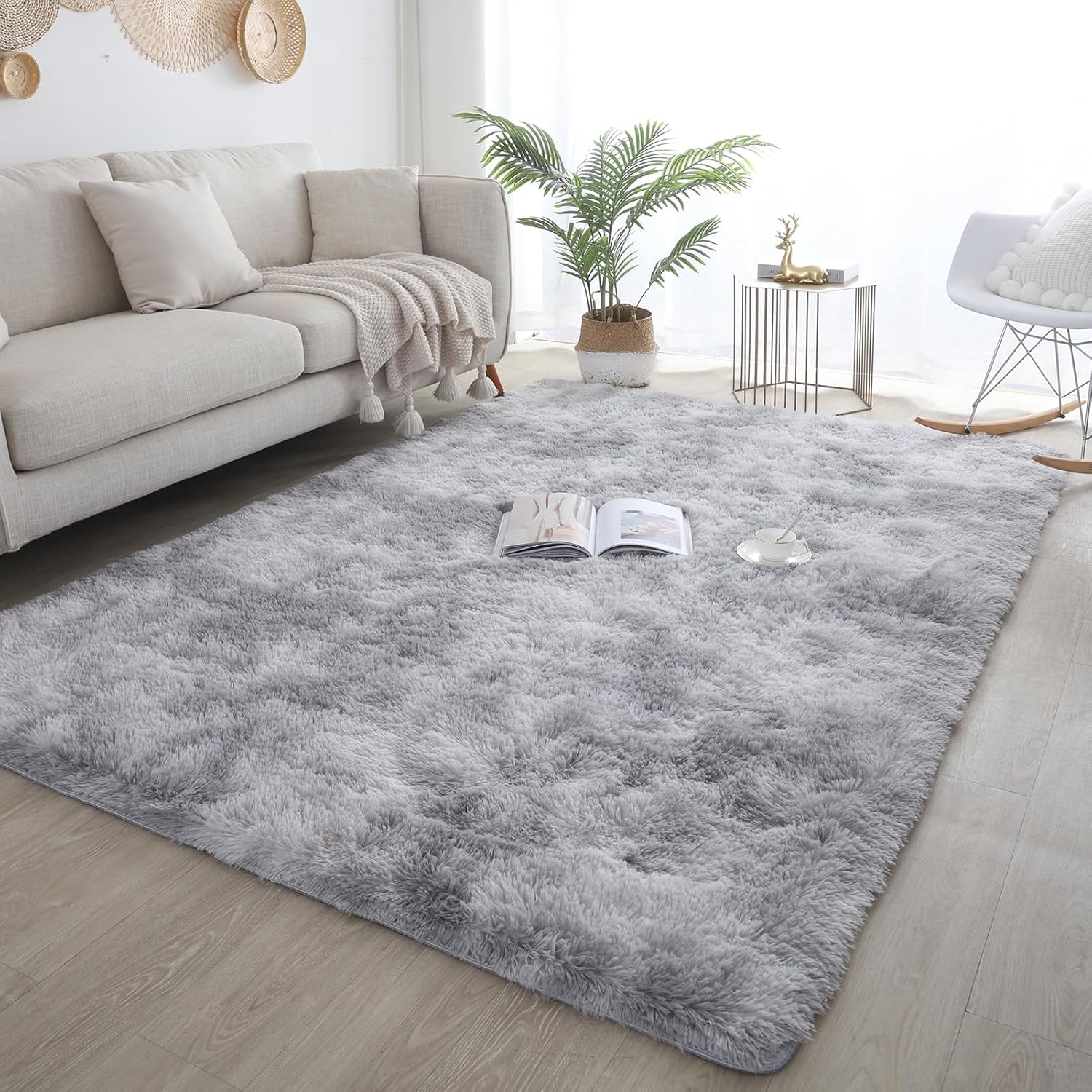 Tapis shaggy gris clair – Douceur moderne et élégance intemporelle
