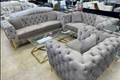 Ensemble de canapés capitonnés en velours gris luxueux avec pieds dorés - 3 pièces
